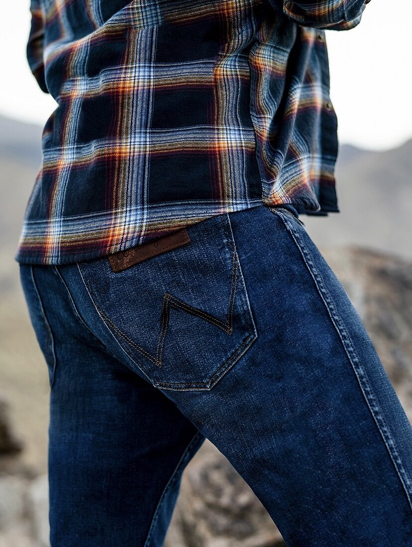 Wrangler Men's Greensboro Straight Leg Jean Hawk Springs 34x34