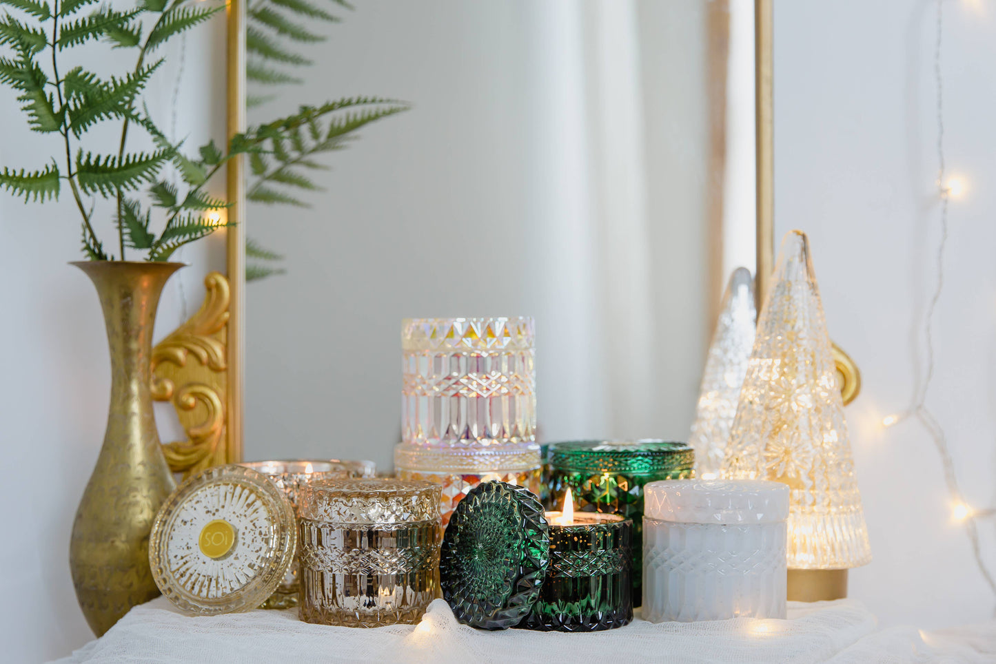 The SOi Company - Mistletoe & Holly 8oz Petite Shimmer Candle 8oz