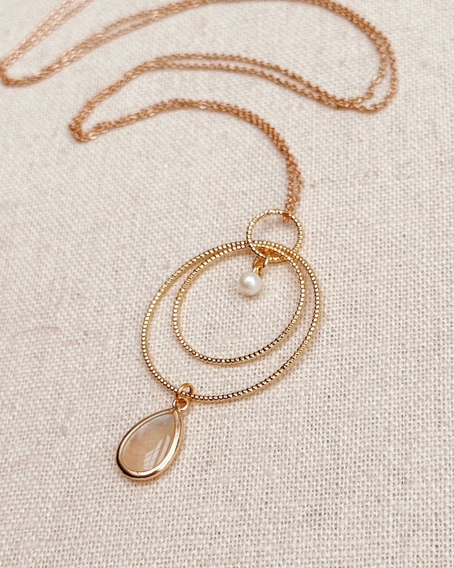 Gracie Rose Designs - Freshwater Pearl Mother of Pearl Circle Necklace