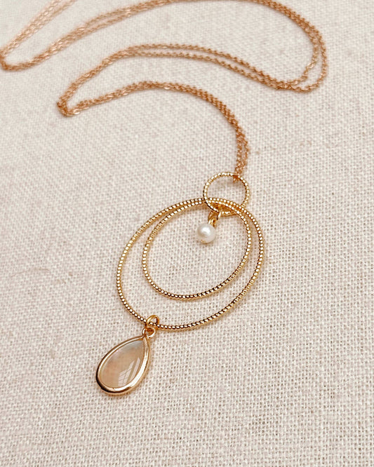 Gracie Rose Designs - Freshwater Pearl Mother of Pearl Circle Necklace