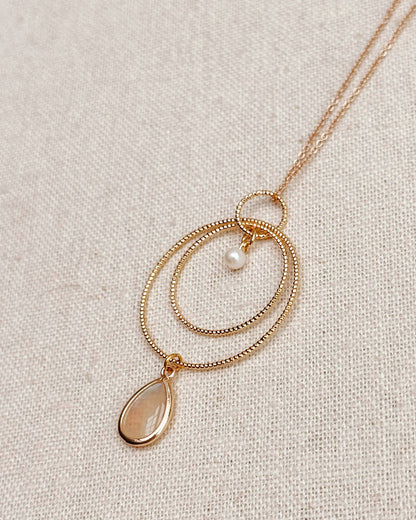 Gracie Rose Designs - Freshwater Pearl Mother of Pearl Circle Necklace