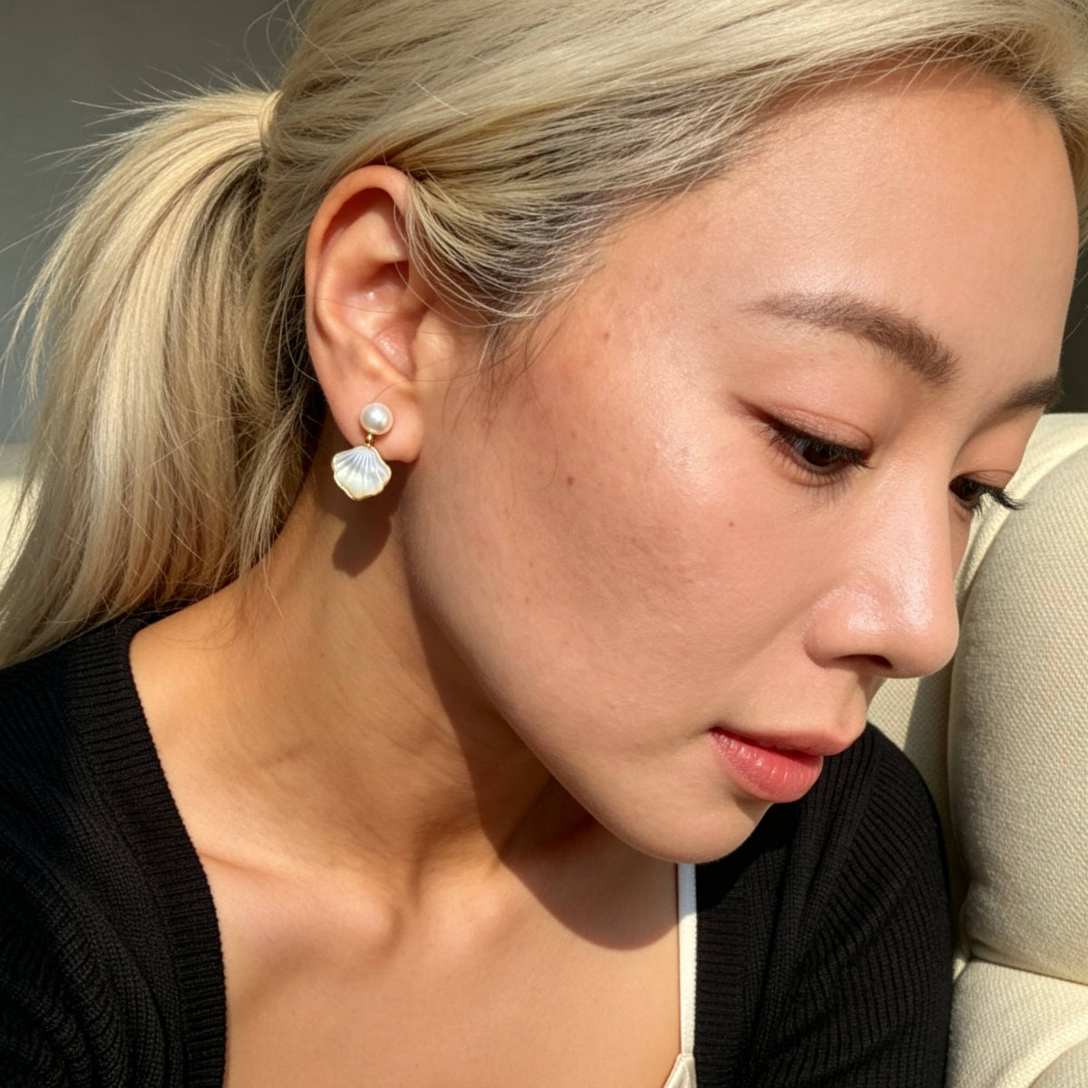 Aurea Jewelry - Dainty Pearl Mother-of-pearl Earrings