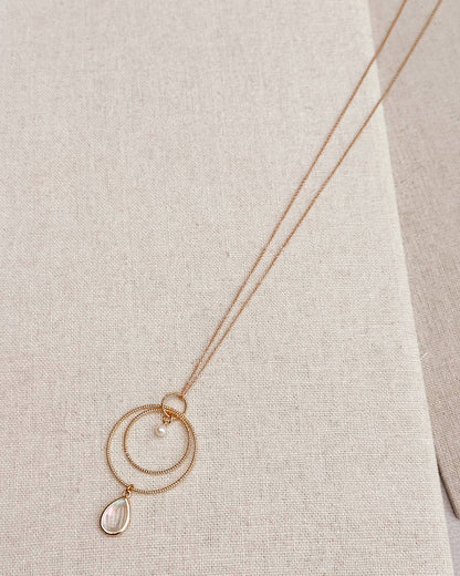 Gracie Rose Designs - Freshwater Pearl Mother of Pearl Circle Necklace