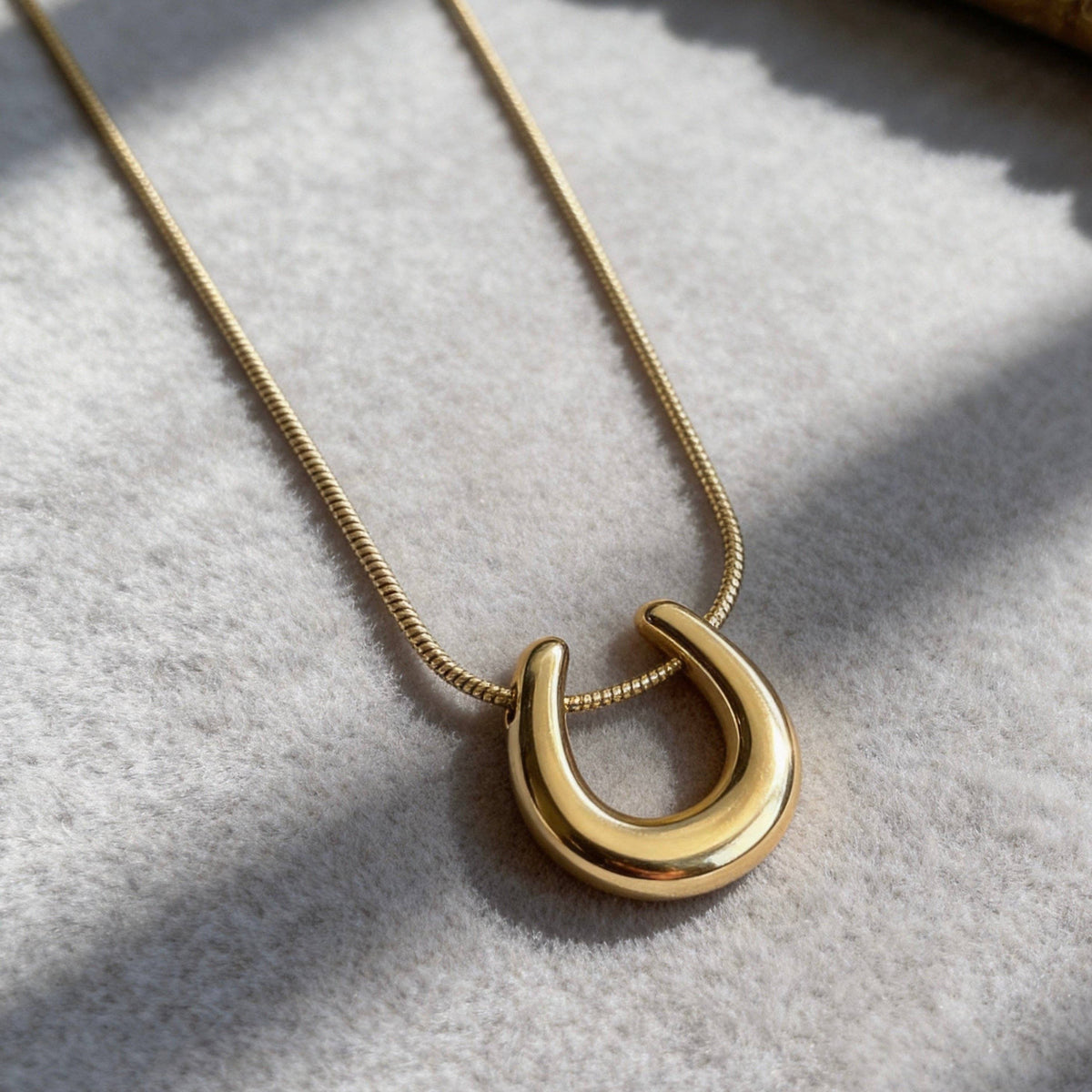 Aurea Jewelry - Stainless Steel Lucky Horseshoe Gold Pendant Necklace