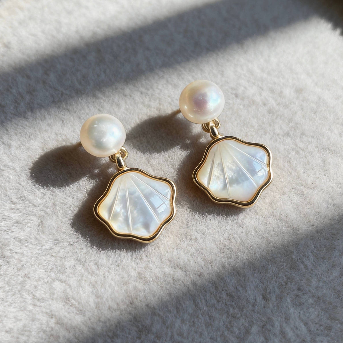 Aurea Jewelry - Dainty Pearl Mother-of-pearl Earrings