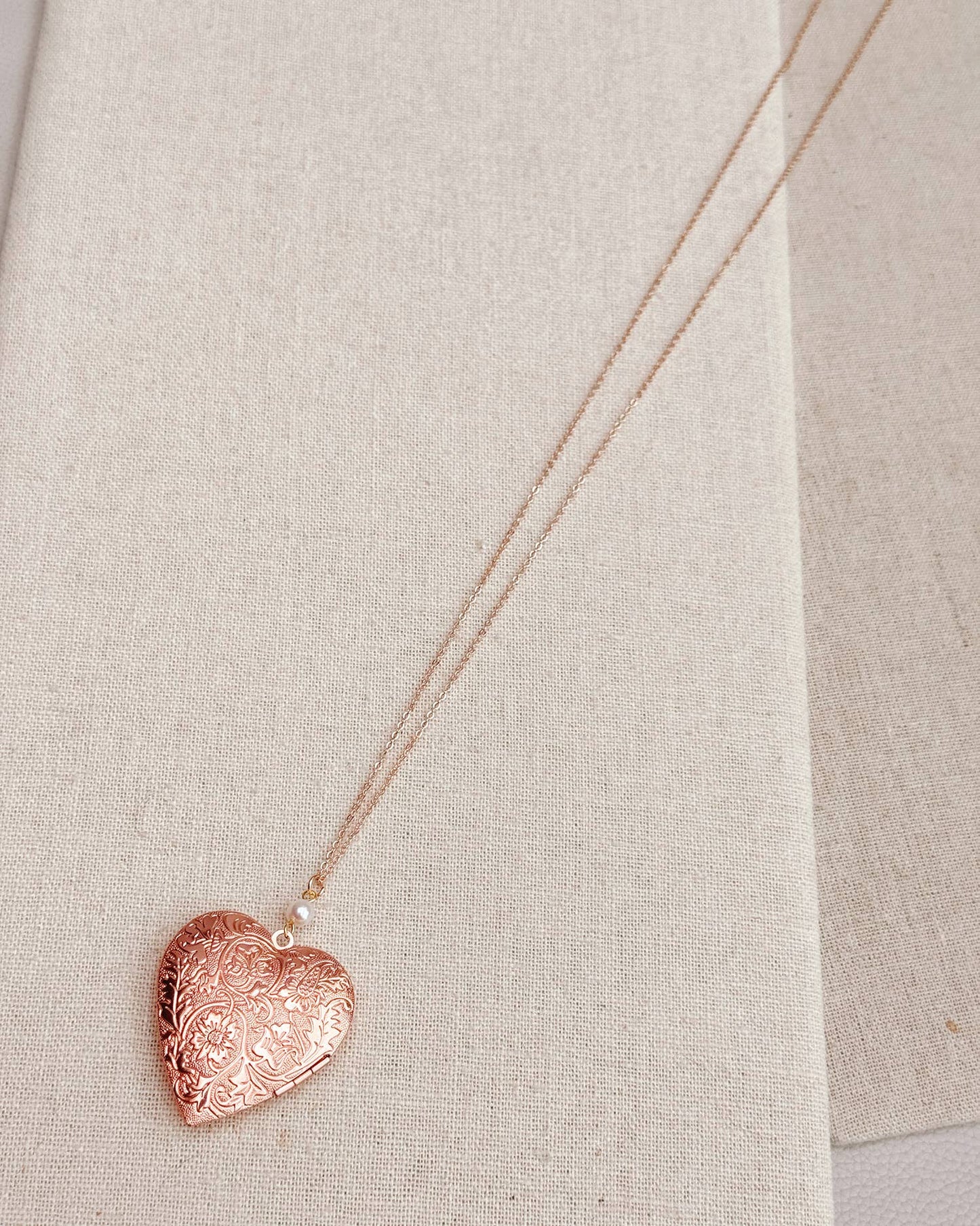 Gracie Rose Designs - Large Rose Gold Heart Locket Freshwater Pearl Necklace