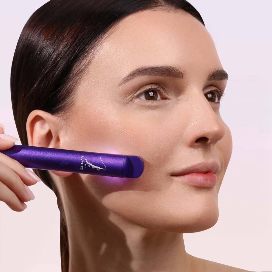 Luyors - Chromaglow™ 7 Color Skincare Wand