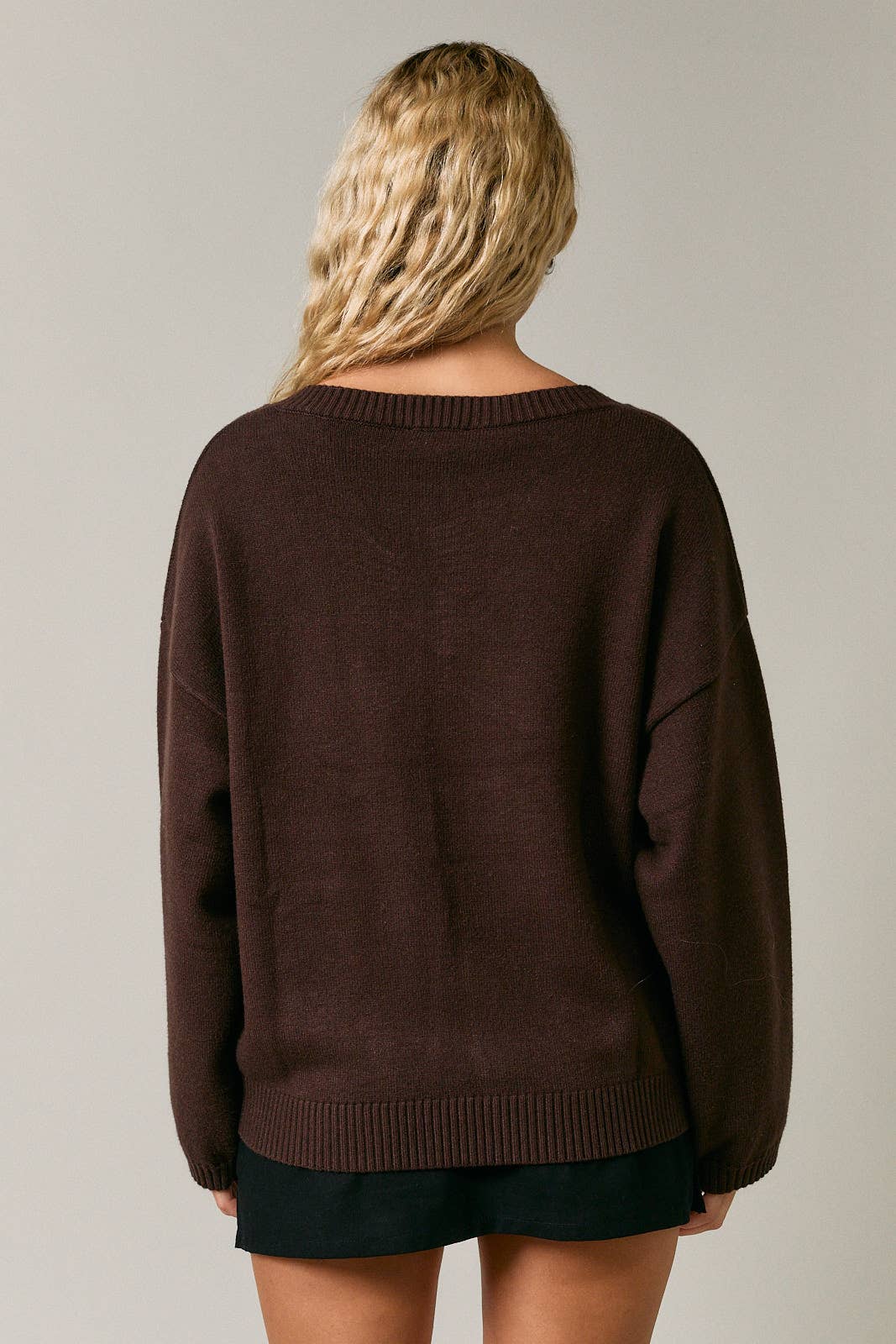 LE LIS - V-NECK OVERSIZED SWEATER
