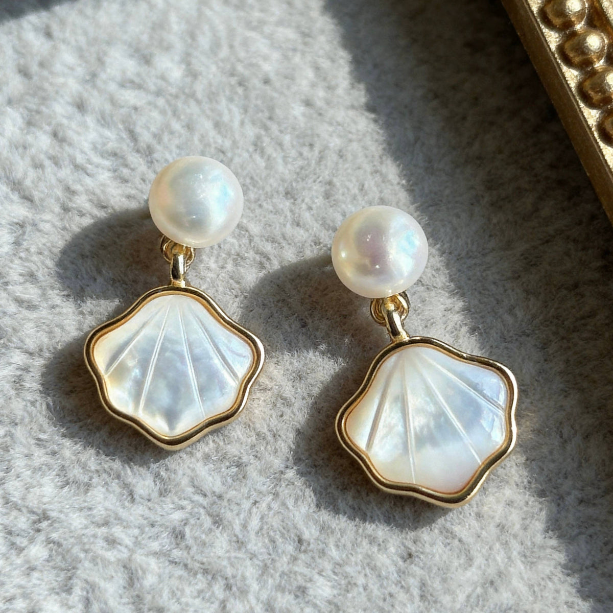Aurea Jewelry - Dainty Pearl Mother-of-pearl Earrings